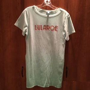 🌸 $3 if bundled LULAROE Umbra XS Tunic With side slits